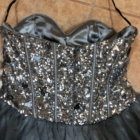 Grey Formal Dress - Picture 4 of 6